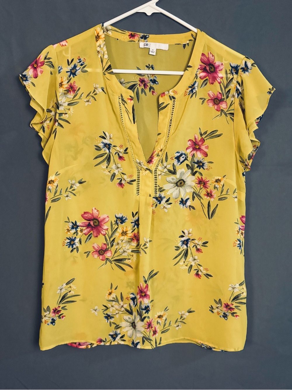 DR2 | Women’s Yellow Floral Blouse | V-Neck Flutter Sleeve Top | Size Medium